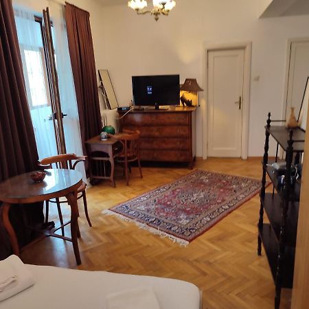 Accommodation Ateneu Palace ブカレスト エクステリア 写真